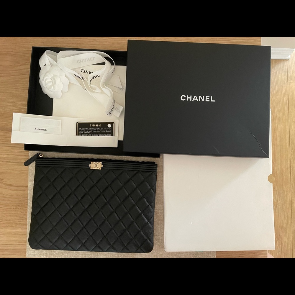 Chanel Chanel Boy O Case Clutch Quilted Caviar Medium - Picture 2 of 11